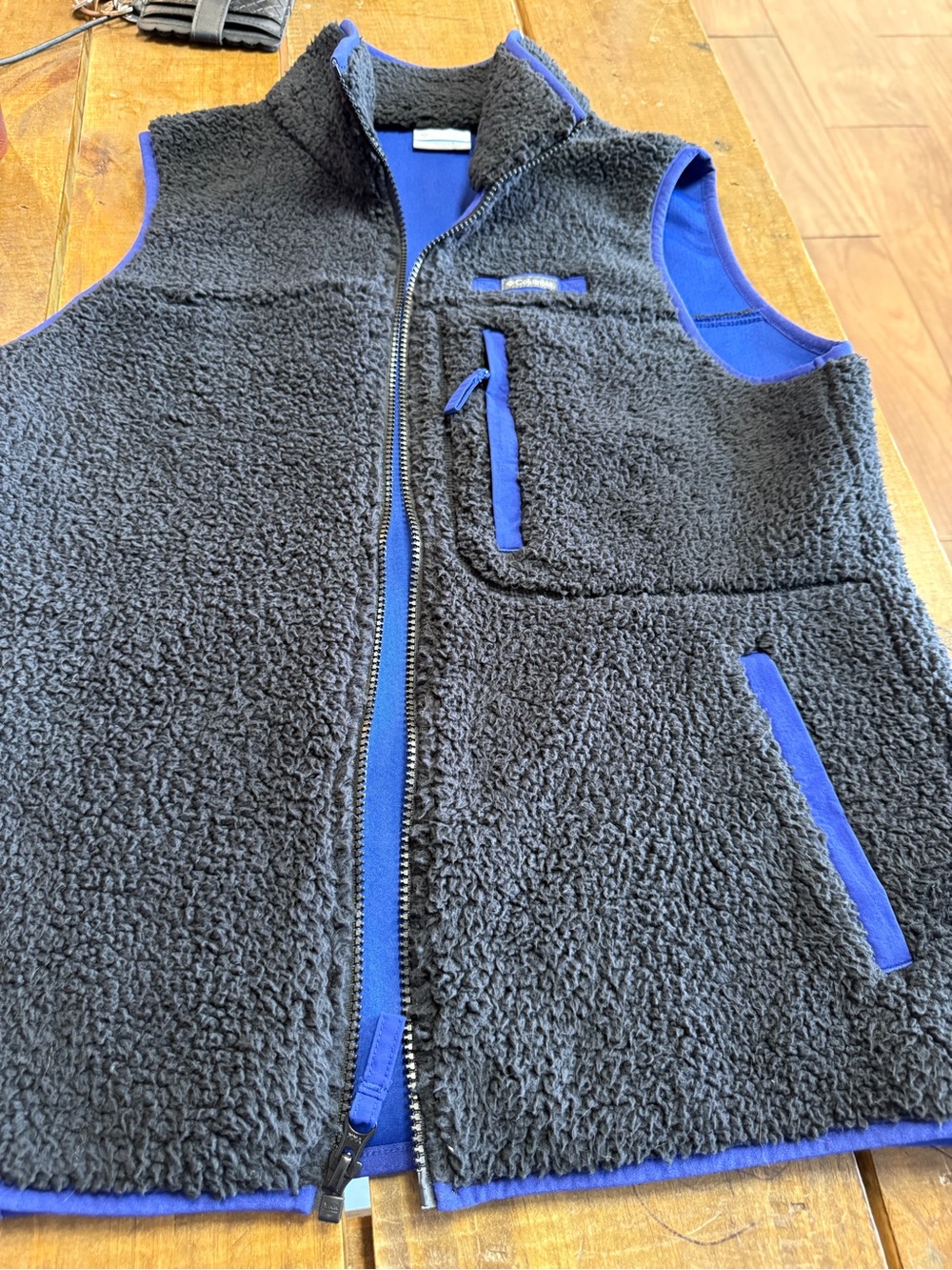 Columbia Women’s Sherpa Fleece Full-Zip Vest Size Medium - Picture 4 of 9
